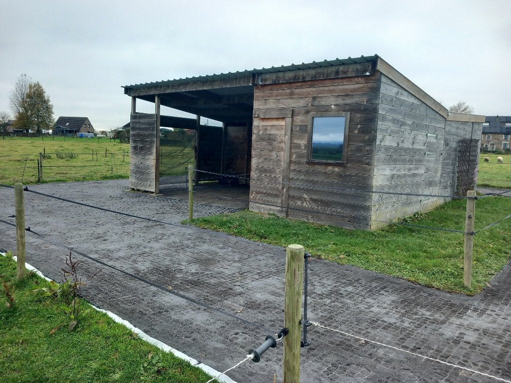 Prairie et abris pour chevaux, Animaux & Accessoires, Mise à l'étable, 2 ou 3 chevaux ou poneys