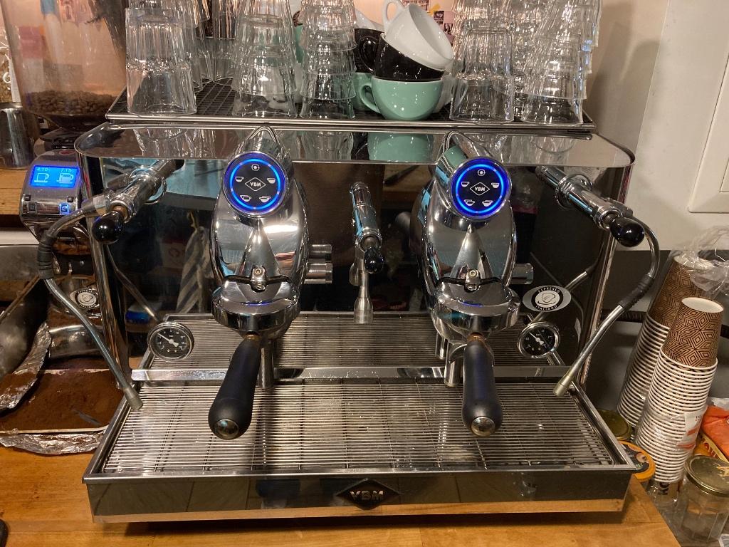 Machine à expresso 2 groupes, professionnelle, Articles professionnels, Enlèvement, Utilisé, Café et Espresso