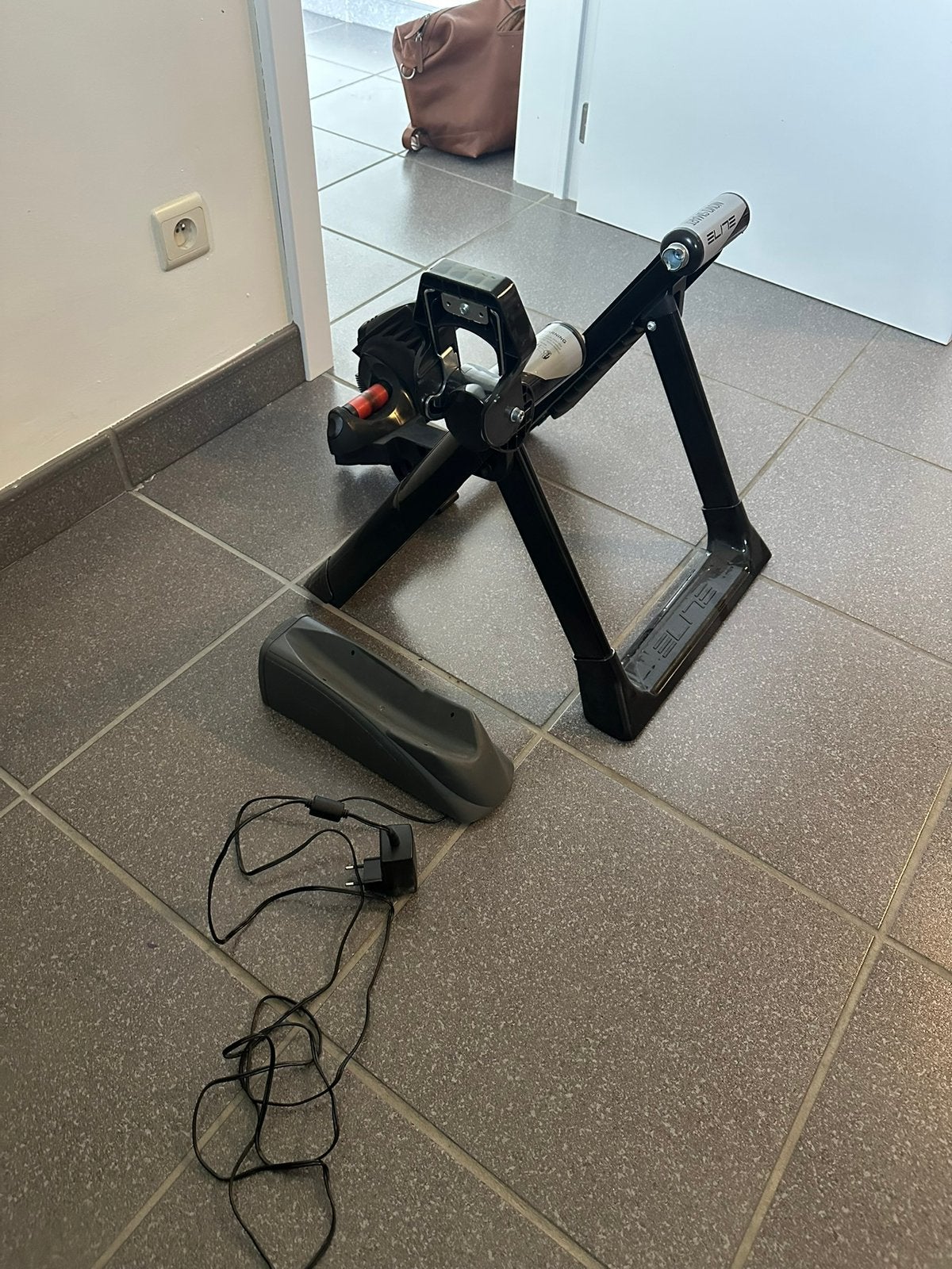 Elite novo smart, Sport en Fitness, Ophalen, Zo goed als nieuw