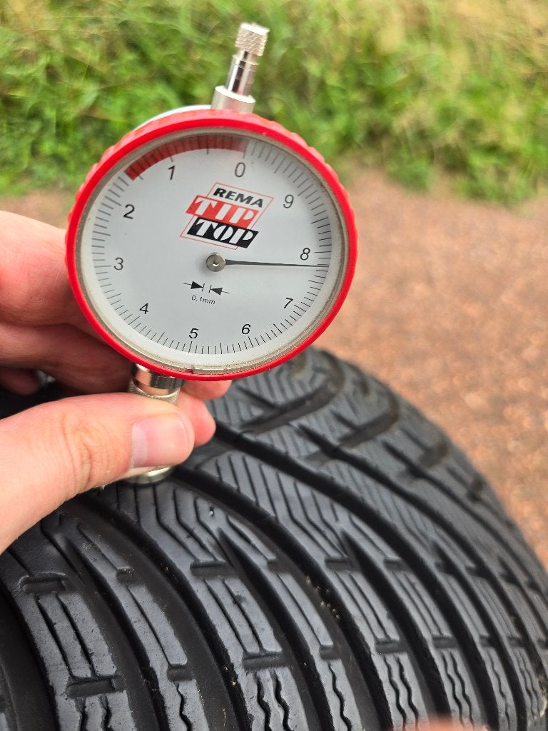 2 zeer goede recente banden - KLEBER Krisalp 225/55 R17 101V, Ophalen, Gebruikt, 17 inch, Winterbanden