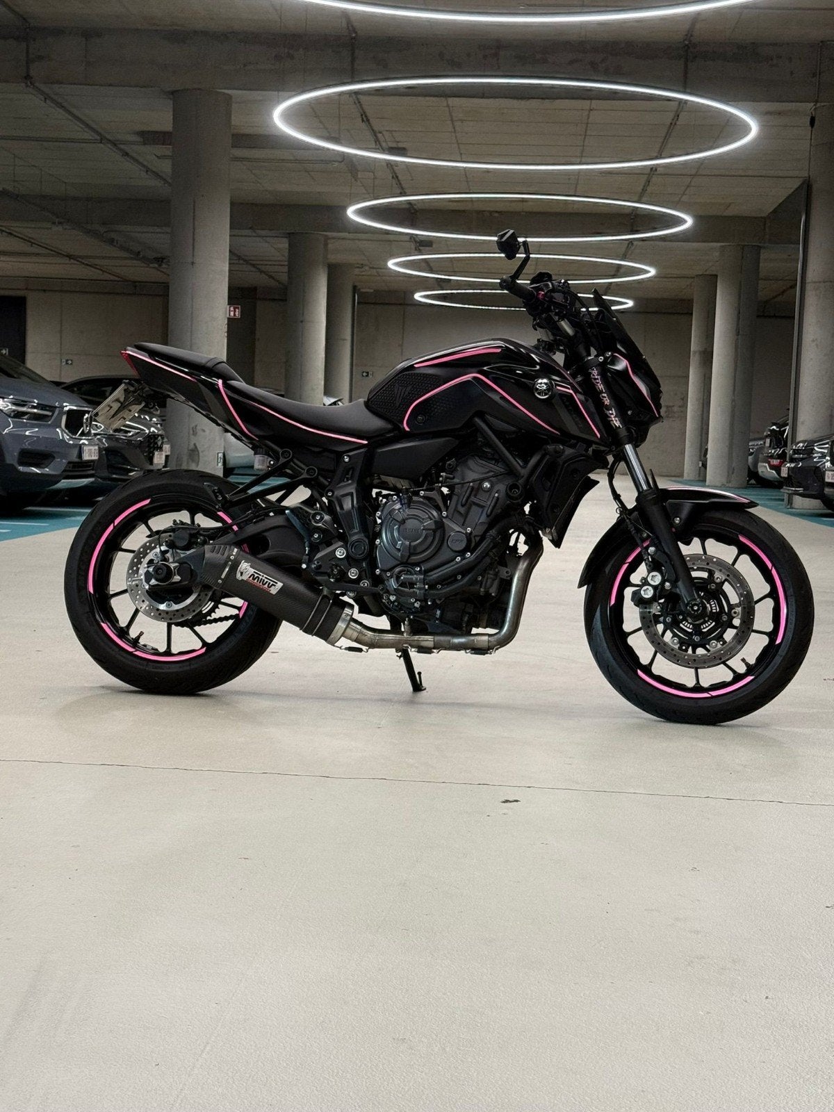 Yamaha mt07 tech black 2024, Motoren, Particulier