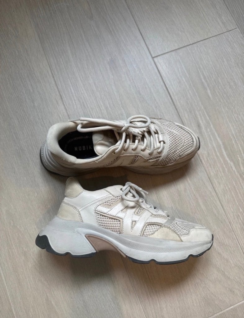 Sneakers Nubikk, Kleding | Dames, Nubikk, Beige, Ophalen of Verzenden, Zo goed als nieuw