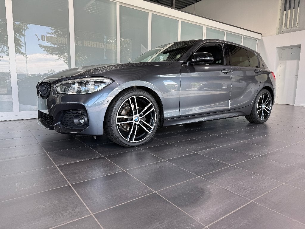 BMW 118i M-Pack Ultimate /Automaat/Navi/ 12 M Garantie, Bedrijf, 5 zetels, 3 cilinders, Stadsauto