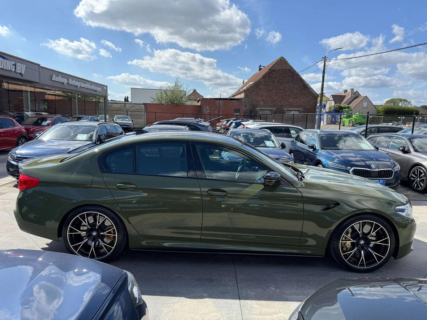 BMW M5 4.4AS V8 Competition KERAMISCH URBAN GREEN BOWERS&WIL, Auto's, Automaat, 4 deurs, https://public.car-pass.be/vhr/4fea0376-33f1-4e86-a6fc-a370124004c7