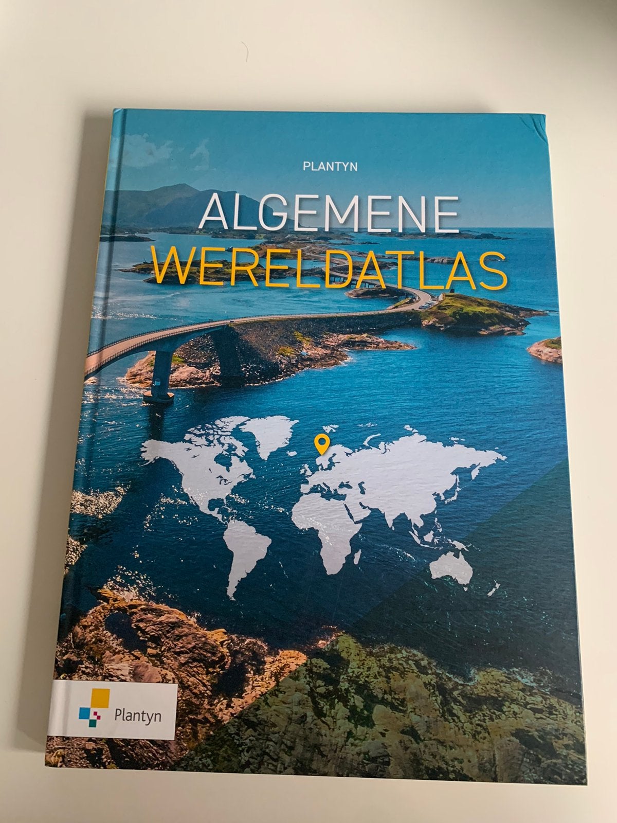 Algmene wereldatlas Etienne Van Hecke - 2022, Boeken, Ophalen of Verzenden, Etienne Van Hecke; Dirk Vanderhallen; Gert Verstraeten