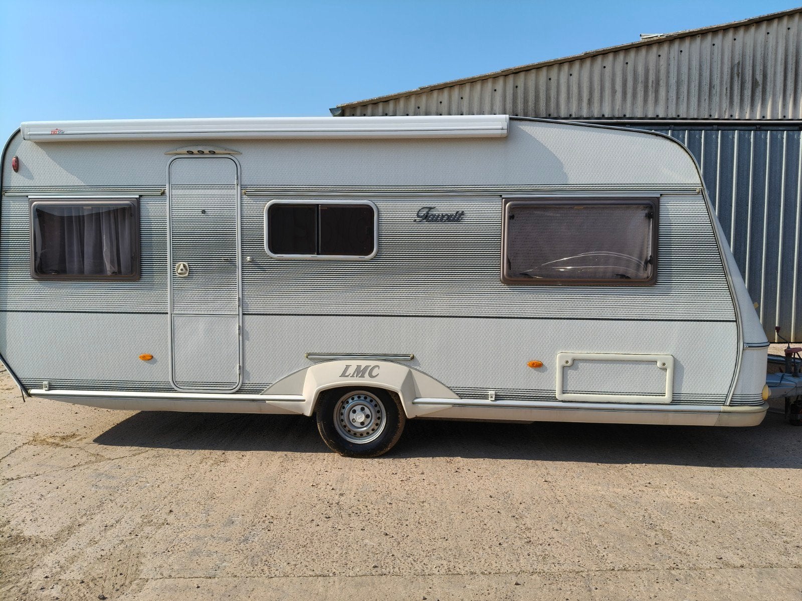 Caravane lmc munsterland 515 favorit rd, Grand lit, Jusqu'à 4, Auvent, 5 à 6 mètres