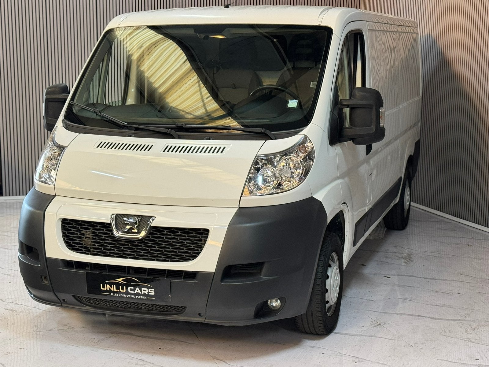 PEUGEOT BOXER 2.2 DIESEL 118.000km, Euro 5, Stof, 4 cilinders, https://public.car-pass.be/vhr/28420905-e968-45f6-8764-2db805712b61