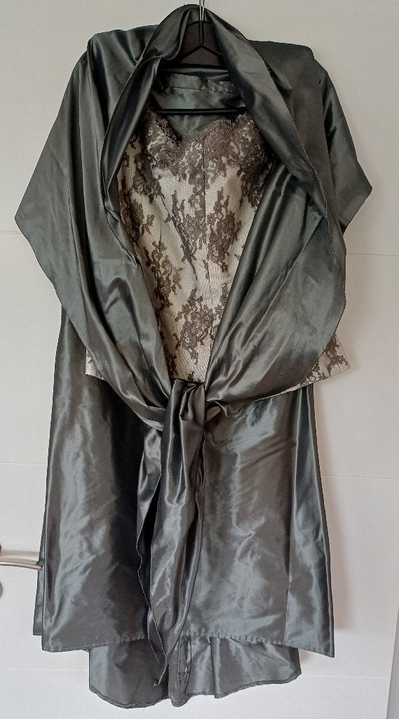 suite kleed, Ophalen, Gedragen, Maat 42/44 (L), Grijs
