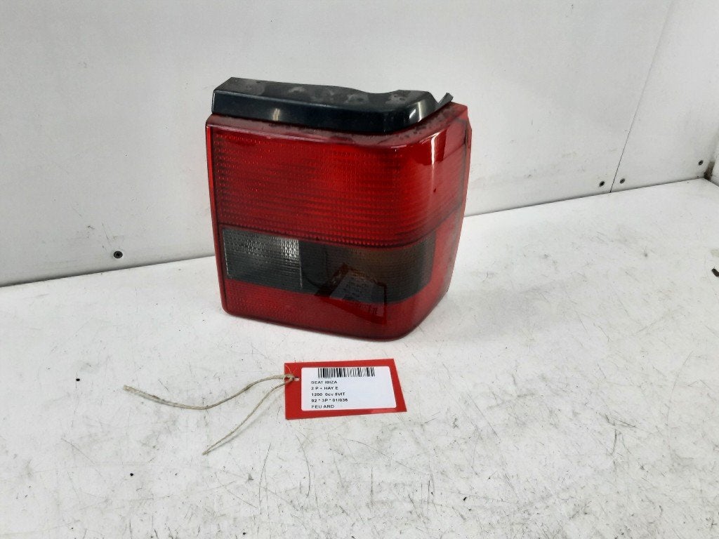 FEU ARRIÈRE DROIT Seat Ibiza I (021A) (01-1984/12-1993), Mevr. I. Hauben, Utilisé, Rue de l'Espoir 34 34
4030  GRIVEGNÉE, BE, Info@Collignon.be