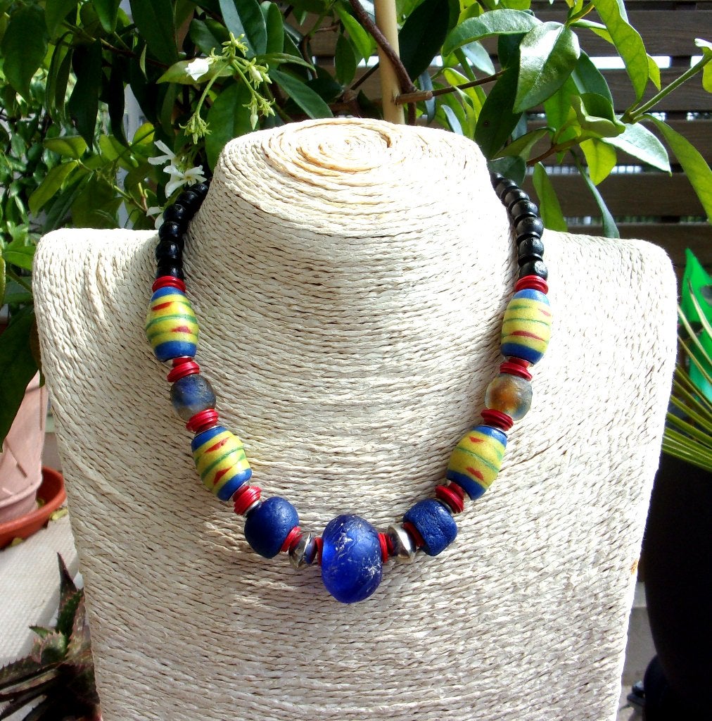 Collier africain femme avec perles de troc anciennes bleues, Enlèvement ou Envoi, Neuf, Bleu, Autres matériaux