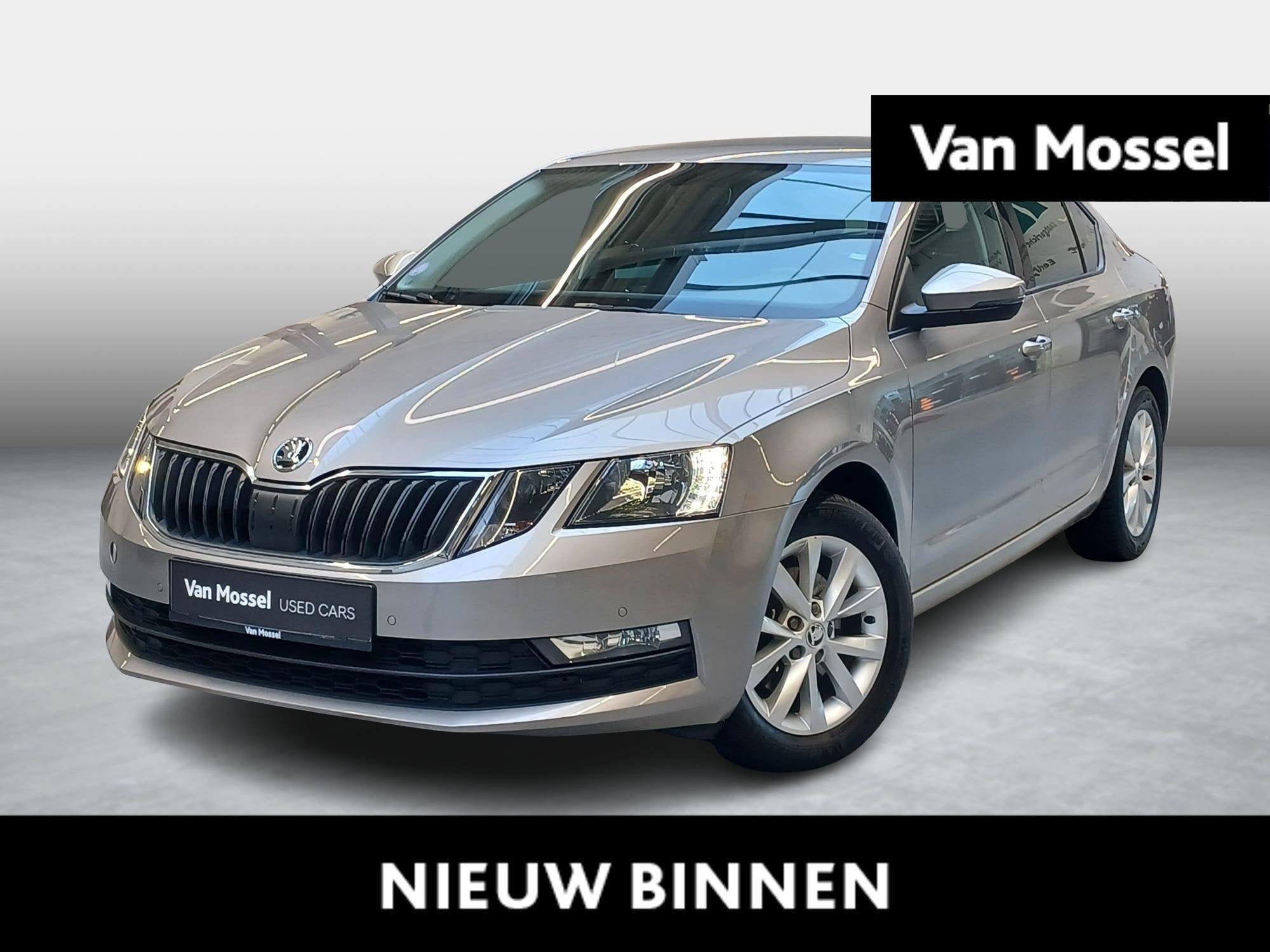 Skoda Octavia 1.0 TSI DSG7 Ambition - Navi - CarPlay - PDC -, Stof, Gebruikt, Zwart, 116 pk