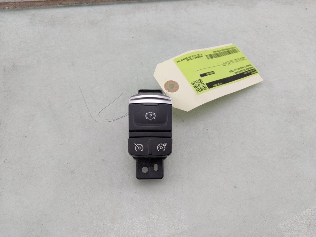 HANDREMSCHAKELAAR ABS Renault Kadjar (RFEH) (|363216544R|), Auto-onderdelen, Gebruikt, Renault, Peter-Huppertz-Straße 5
51063  Köln, DE