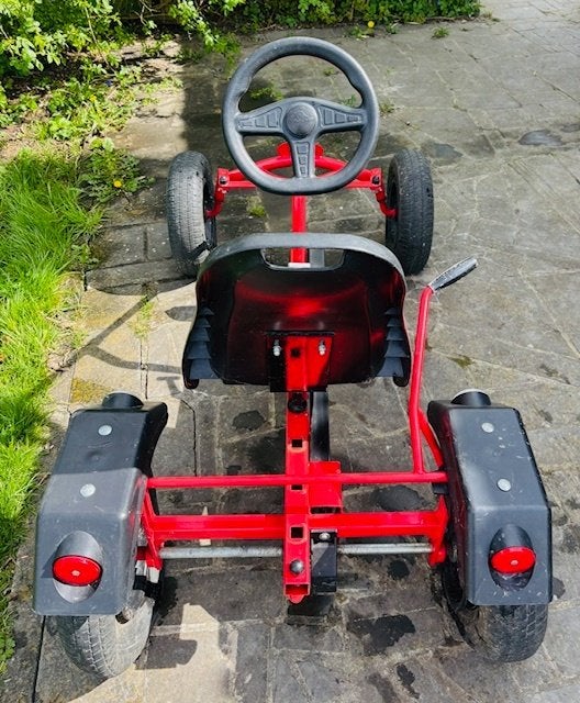 kart/kart à pédales rouge, Enlèvement, Utilisé, Roue libre automatique