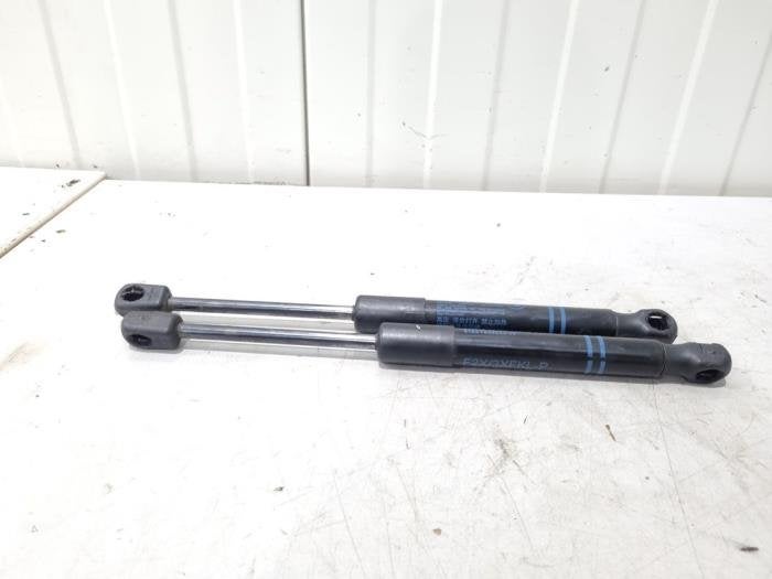Gasdemper Motorkap Set van een BMW 1-Serie, Gebruikt, -, -, Ophalen of Verzenden
