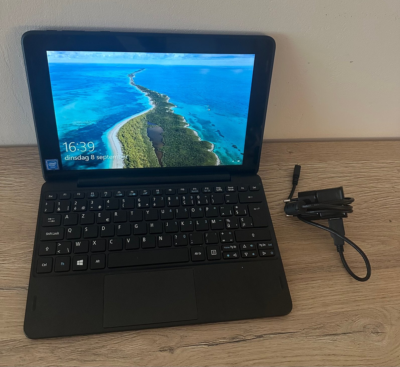Ordinateur portable ACER ONE 10 à écran tactile modèle D16H1, Informatique & Logiciels, Enlèvement ou Envoi, Comme neuf, 4 GB