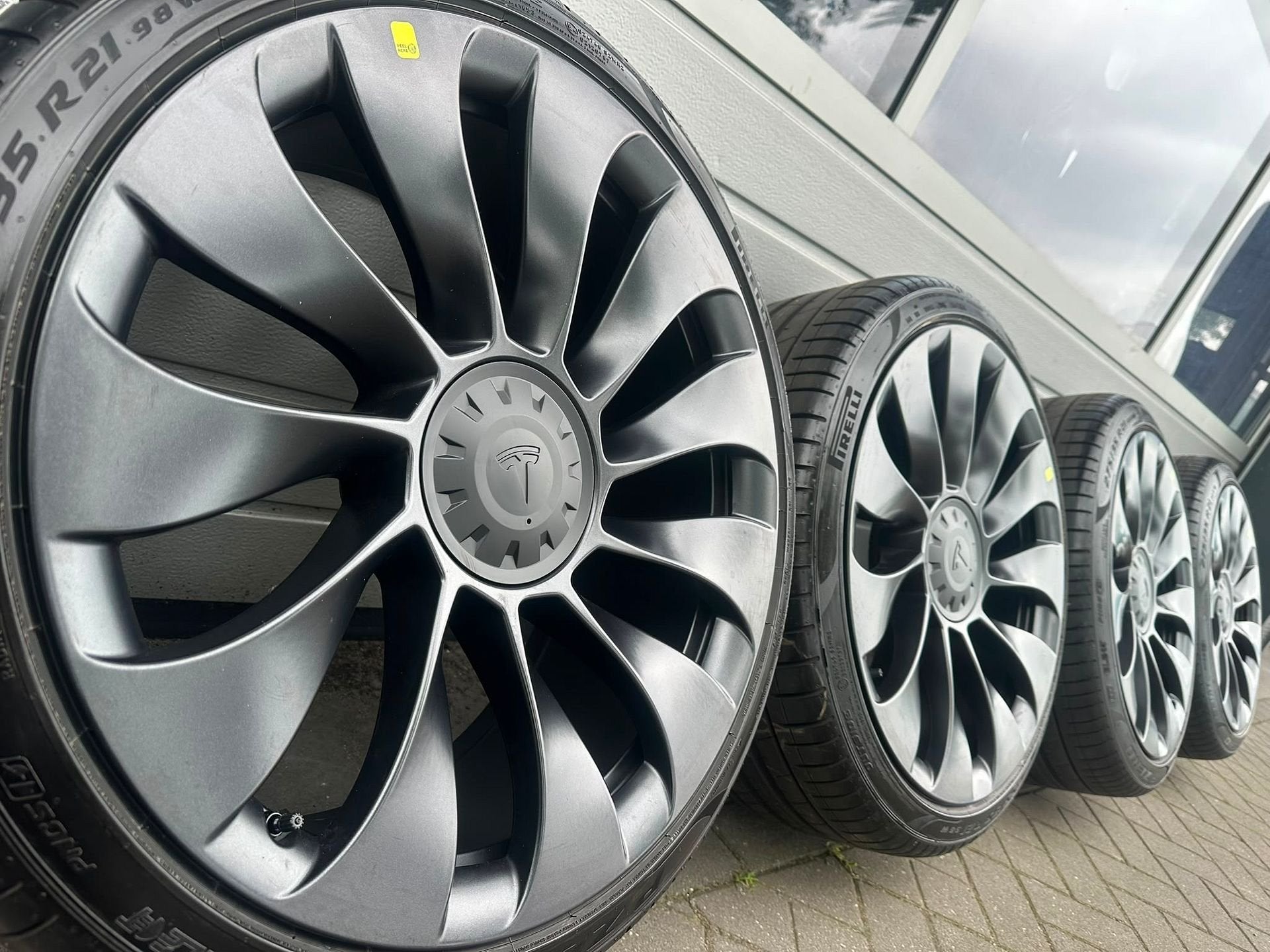 Originele 21 inch Tesla Model Y velgen sensoren zomerbanden, Auto-onderdelen, Gebruikt, -, 275 mm, -