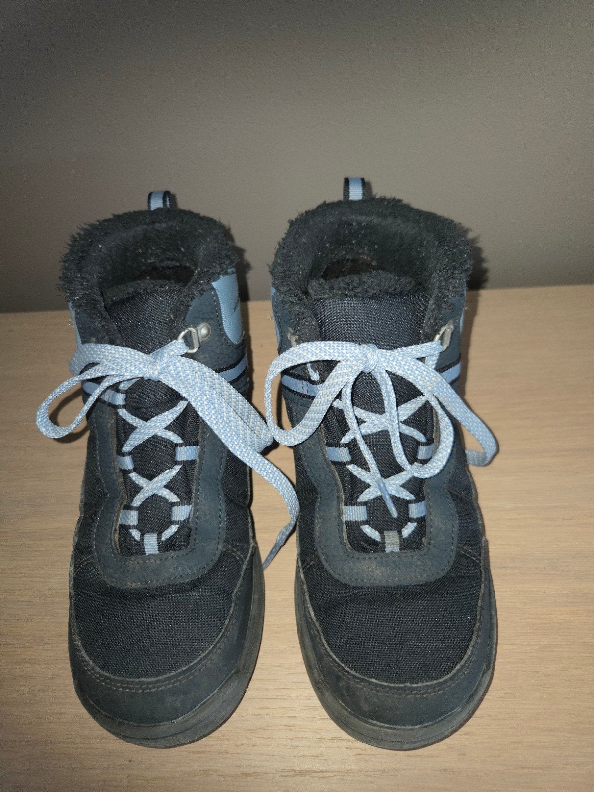 chaussures d'hiver Decathlon 35, Enfants & Bébés, Vêtements enfant | Chaussures & Chaussettes, Enlèvement