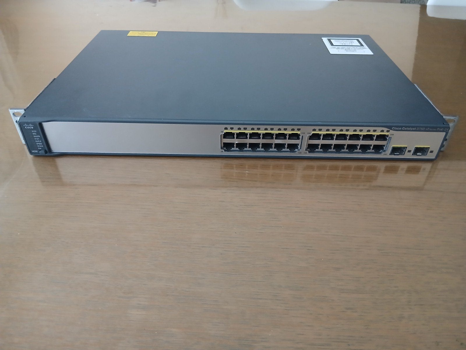 Cisco Catalyst 3750V2-24PS-S – 24‑poorts Gigabit PoE‑switch, Ophalen, Zo goed als nieuw