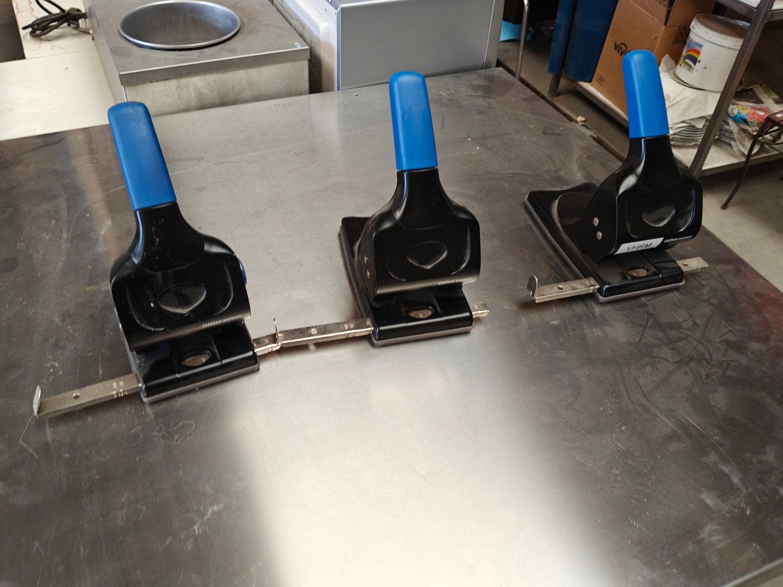 3 perforators Office depot, Gebruikt, Onbekend, Ophalen of Verzenden, Office depot