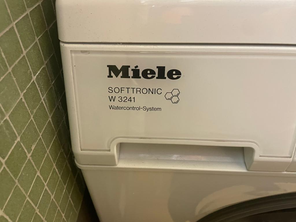 Wasmachine Miele en Droogkast Blomberg, 6 tot 8 kg, Ophalen, Gebruikt