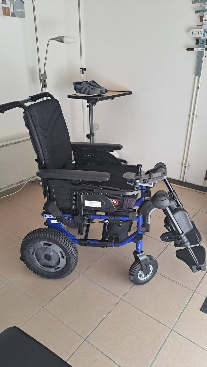 fauteuil roulant électrique INVACARE   01/2025 impeccable, Enlèvement, Comme neuf, Fauteuil roulant électrique