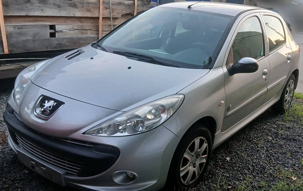 PEUGEOT / 206 + / 1100 CC / 2012 / 48000 KM, Autos, Achat, Boîte manuelle, Noir, 5 portes