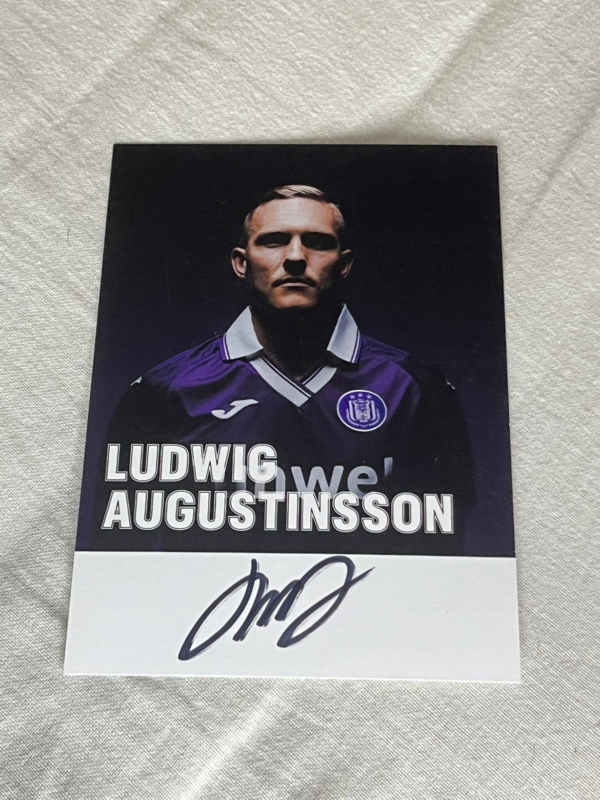 Signature de Ludwig Augustinsson, Collections, Articles de Sport & Football, Neuf, Cartes de joueur, Enlèvement ou Envoi