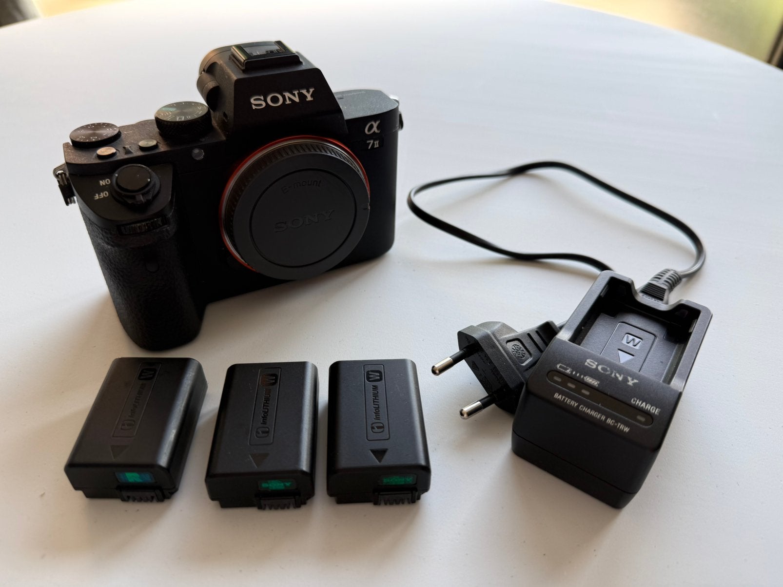 Sony A7 II body | slechts 7823 clicks | 4 accu’s, Audio, Tv en Foto, Fotocamera's Digitaal, Ophalen, Zo goed als nieuw, Accu, Sony