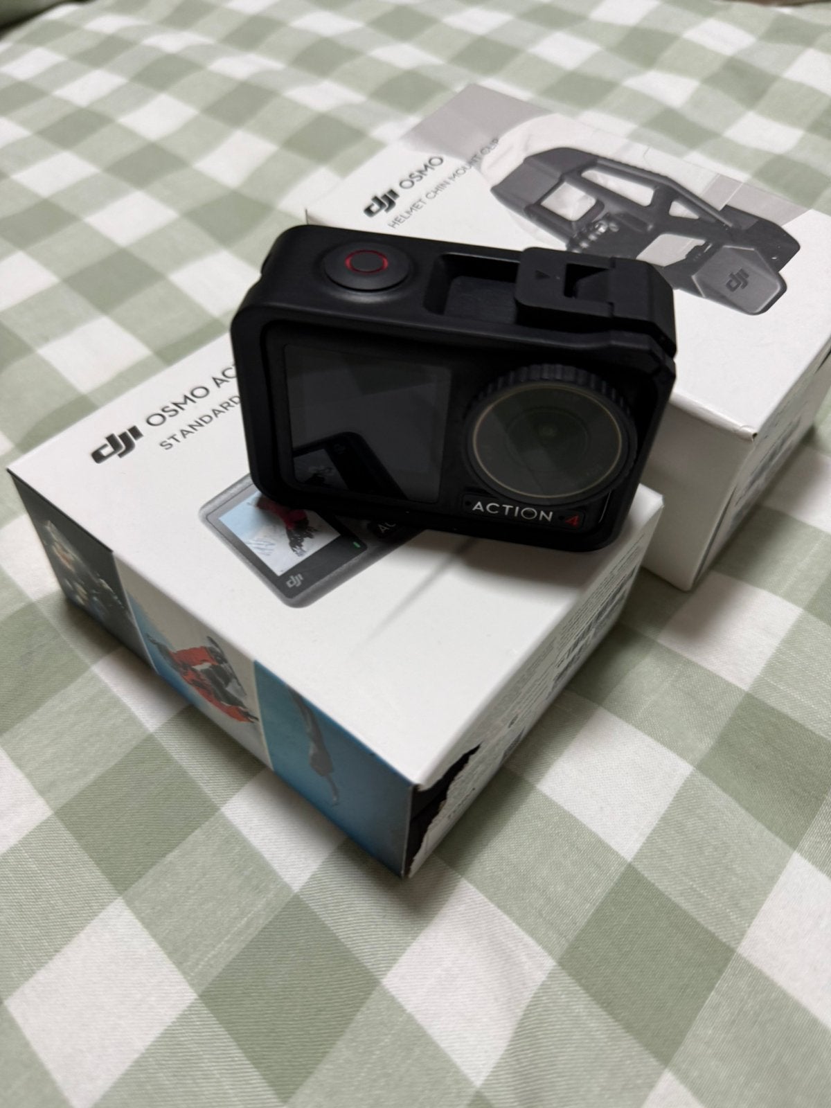 DJI osmo action 4 + helm chin mount, Ophalen of Verzenden, Zo goed als nieuw