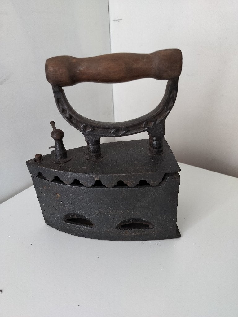 Ancien fer à repasser en fonte à charbon FIL'AKOVO 2, Enlèvement ou Envoi