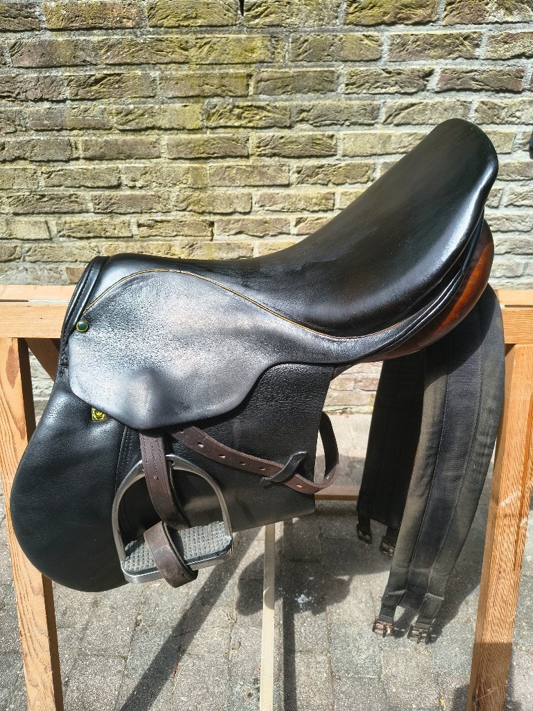 Ensemble complet de selles Stübben + couverture Thermatex, Étriers inclus, Stubben, Moyen, XL (18 pouces ou plus)