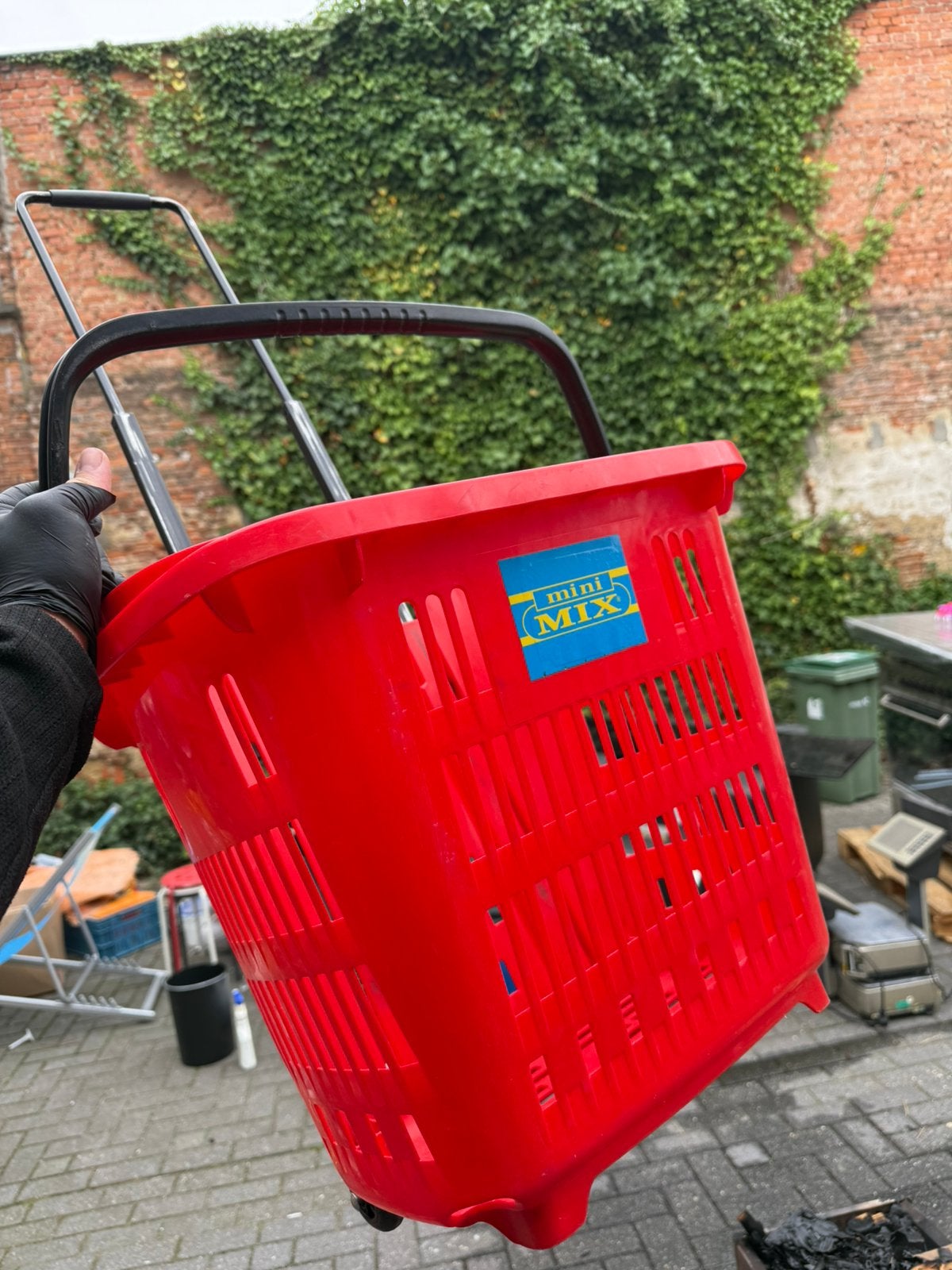 5 euro mag weg, Ophalen, Zo goed als nieuw