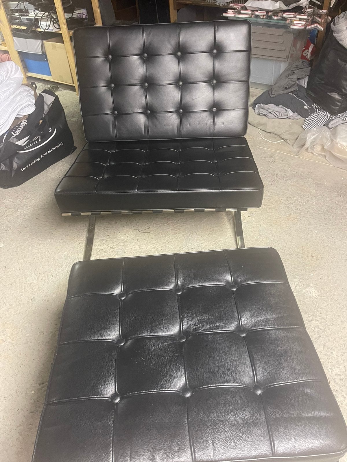 Zwarte barcelona chair en poef, Enlèvement