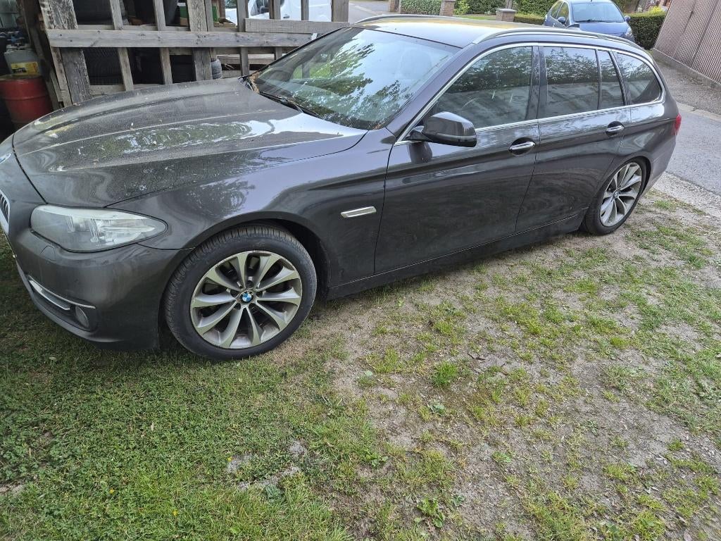 BMW 518d 2015, Autos, BMW, Euro 6, Entretenue par le concessionnaire, Noir, 5 portes