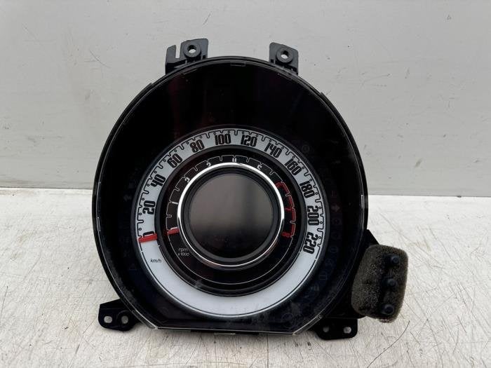 Compteur kilométrique KM d'un Fiat 500, -, 3 mois de garantie, Utilisé, Fiat
