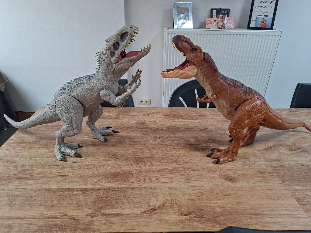 Lot dinosaure jurassic world, Enlèvement, Comme neuf