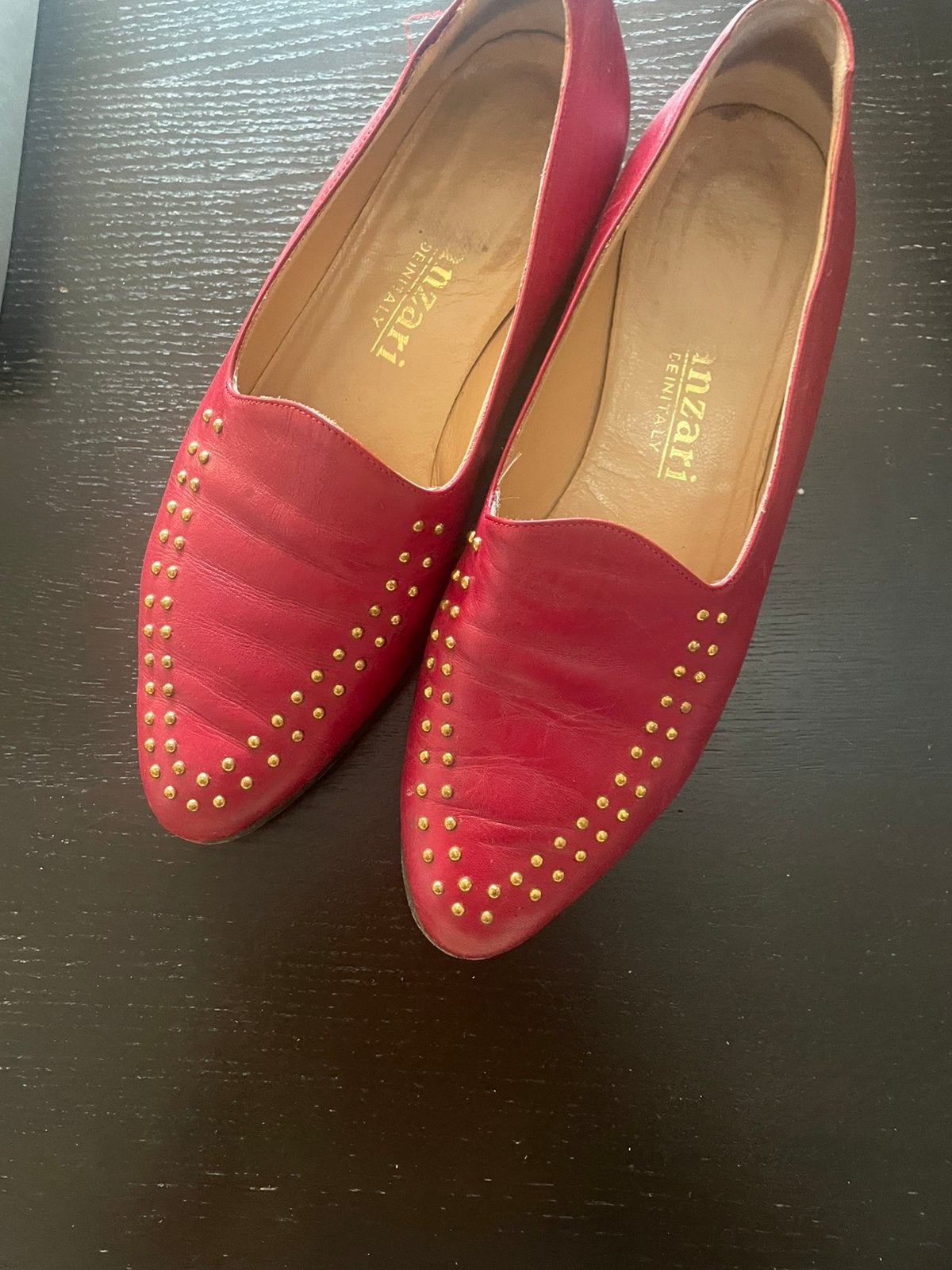 Damesschoenen, rood met decoratieve nageltjes.Maat 38, Ophalen, Zo goed als nieuw, Rood