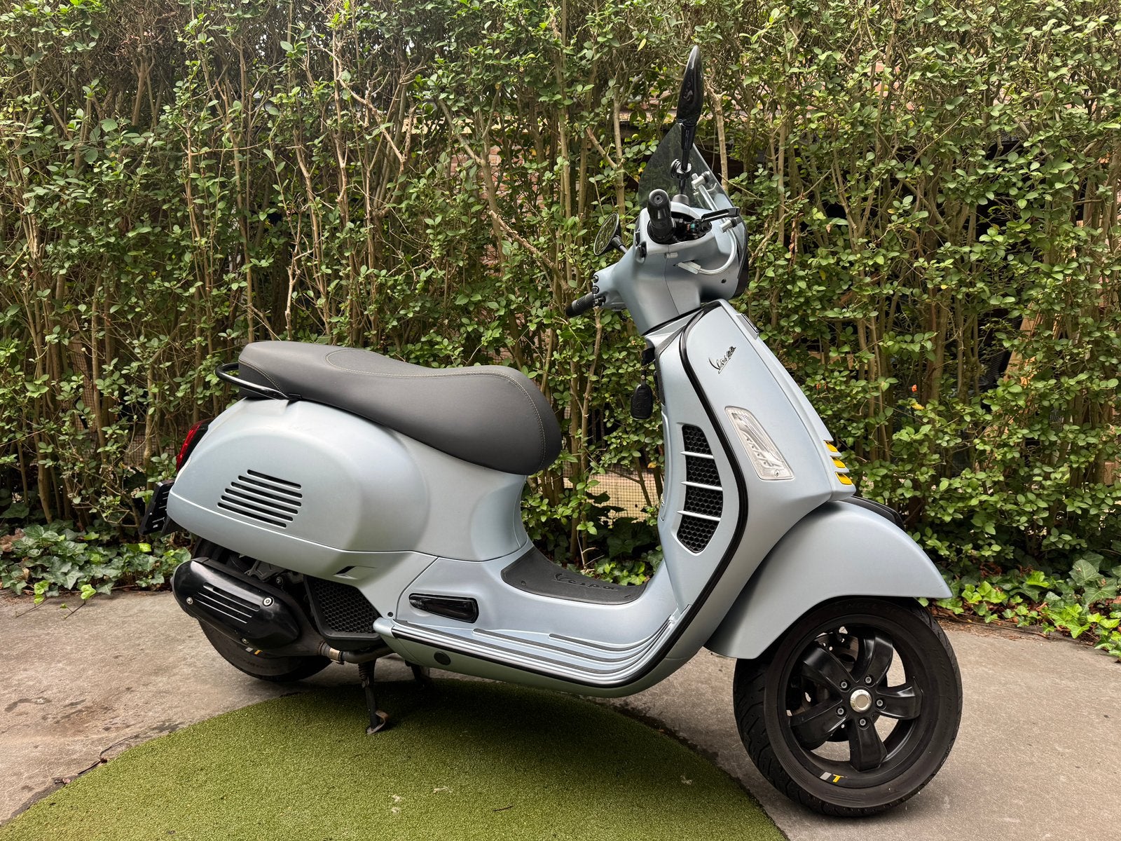 Vespa GTS 125 – Euro 5 – ABS – 14.939 km – 2021, Fietsen en Brommers, Ophalen, Overige modellen, 125 cc, Zo goed als nieuw