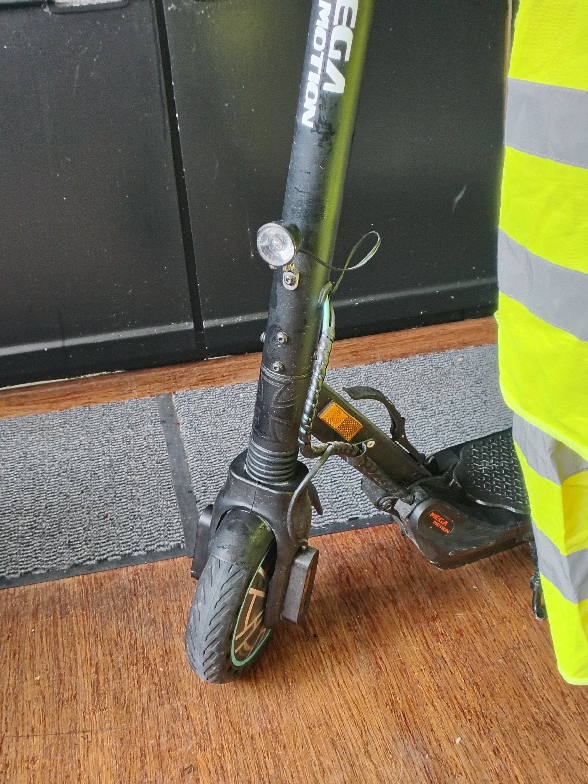 Elektrische step - Mega Motion - Dec 2024,  miniem gebruik, Fietsen en Brommers, Ophalen, Gebruikt, Elektrische step (E-scooter)