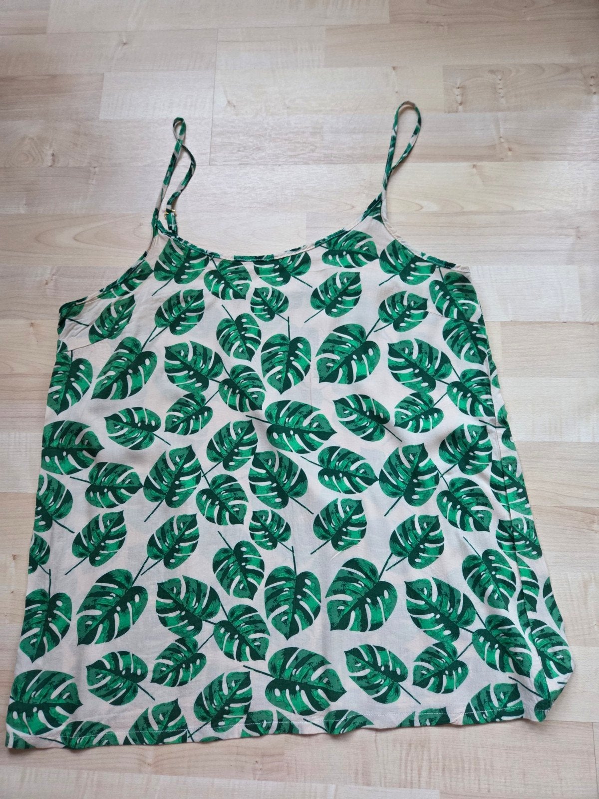 leuk groen/wit topje maat medium, Kleding | Dames, Topjes, Maat 38/40 (M), New Look, Nieuw, Ophalen of Verzenden