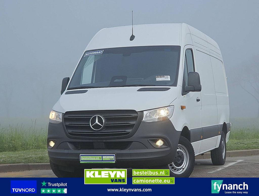 Mercedes-Benz SPRINTER 317 L2H2 Mbux RWD Euro6!, Auto's, Bestelwagens en Lichte vracht, Automaat, Wit, Mercedes-Benz, Bedrijf