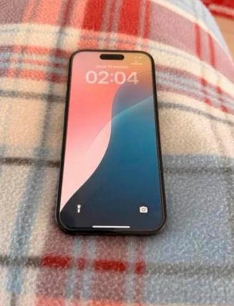 Superb iPhone 15 zwart 128GB geen krassen of krassen, Telecommunicatie, Mobiele telefoons | Apple iPhone, Ophalen, Zo goed als nieuw
