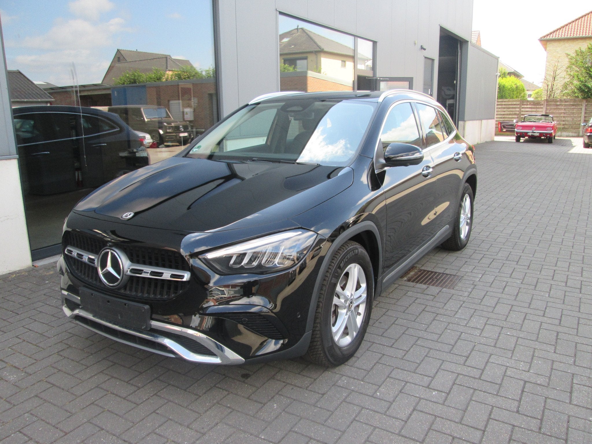 Mercedes-Benz GLA 200 DISTRONIC MEMORY, Auto's, Gebruikt, 4 cilinders, Zwart, 120 kW