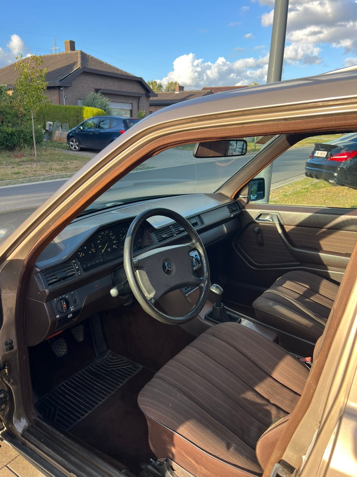 Mercedes E250D W124 (1988), foto 8