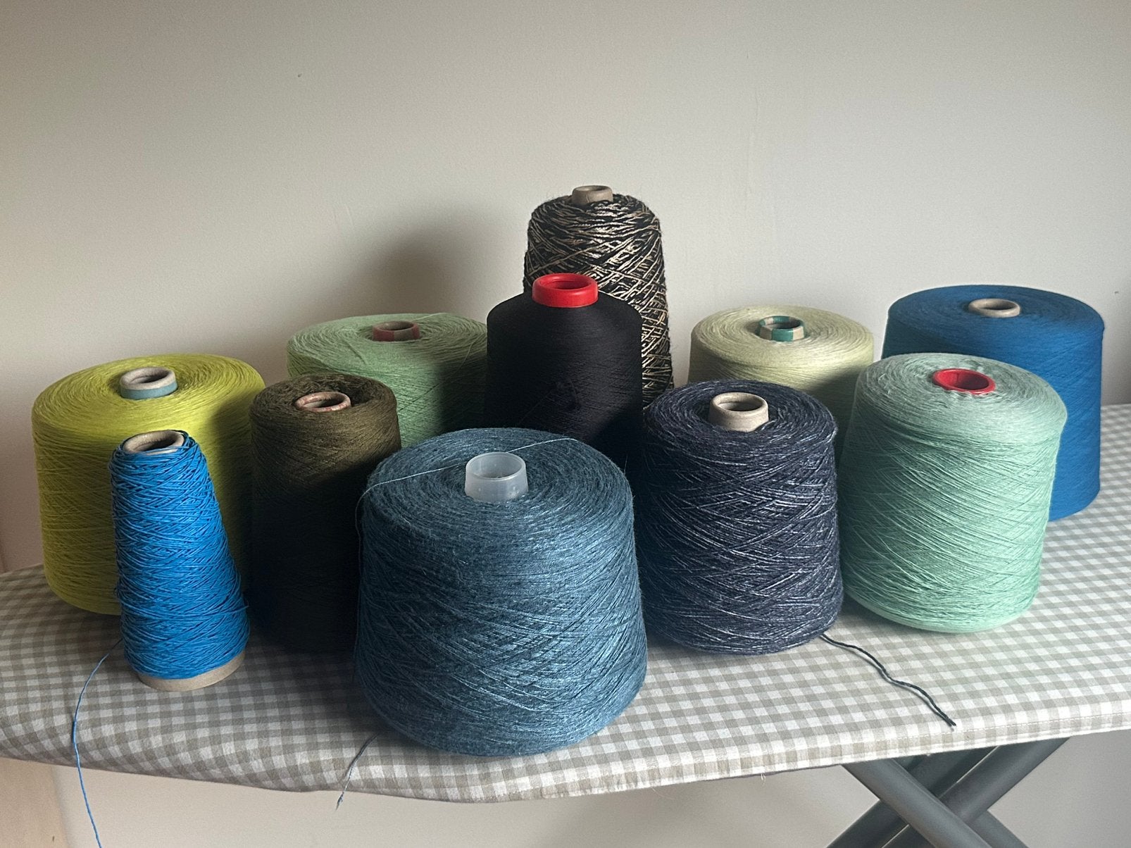 Lot bobijnen, Hobby en Vrije tijd, Naaien en Fournituren, Ophalen, Zo goed als nieuw