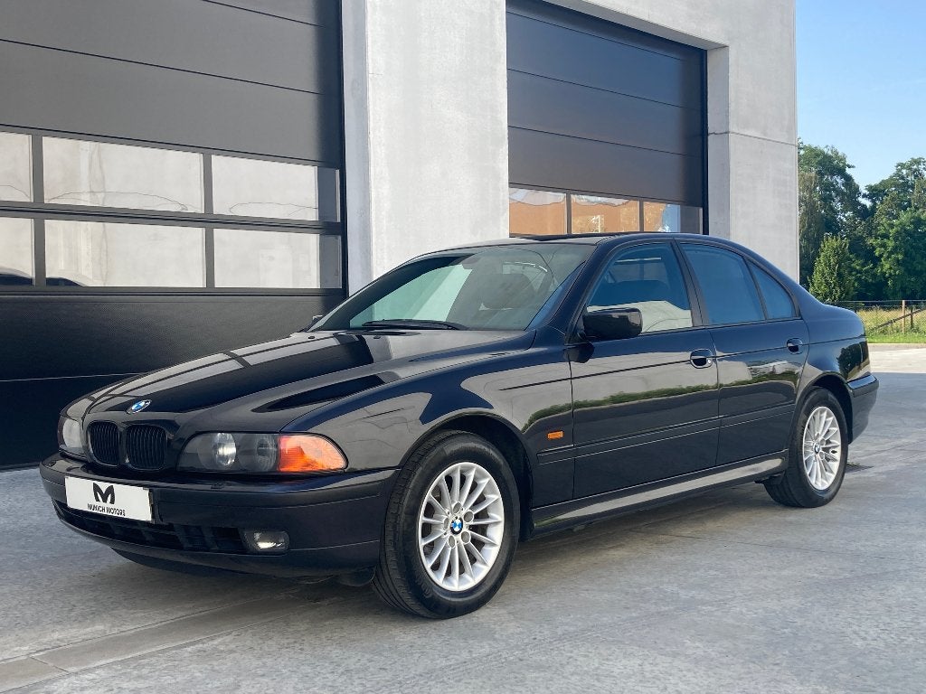 BMW 523i A E39 /1Eigenaar/Volledige Historiek/Top, Auto's, BMW, 4 deurs, Achterwielaandrijving, Zwart, 2494 cc