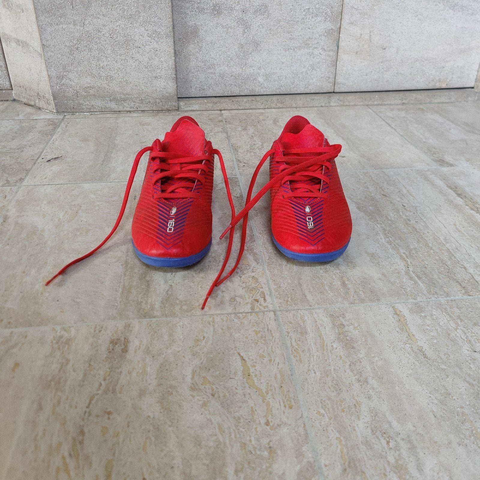 Kipsta Agility  Voetbalschoenen Rood Blauw - Maat 36, Enlèvement ou Envoi, Utilisé, Chaussures