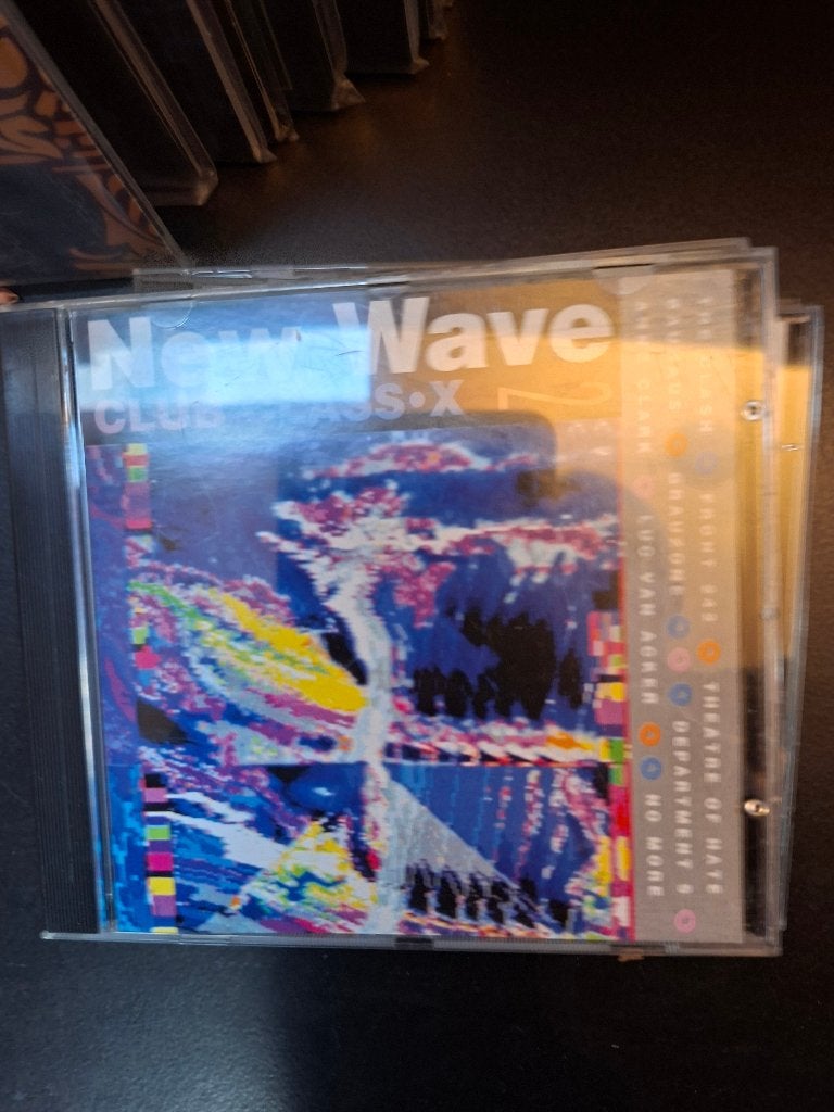 cd - various - new wave club class-x 2, Enlèvement ou Envoi, New wave, Comprend un livret, Comme neuf