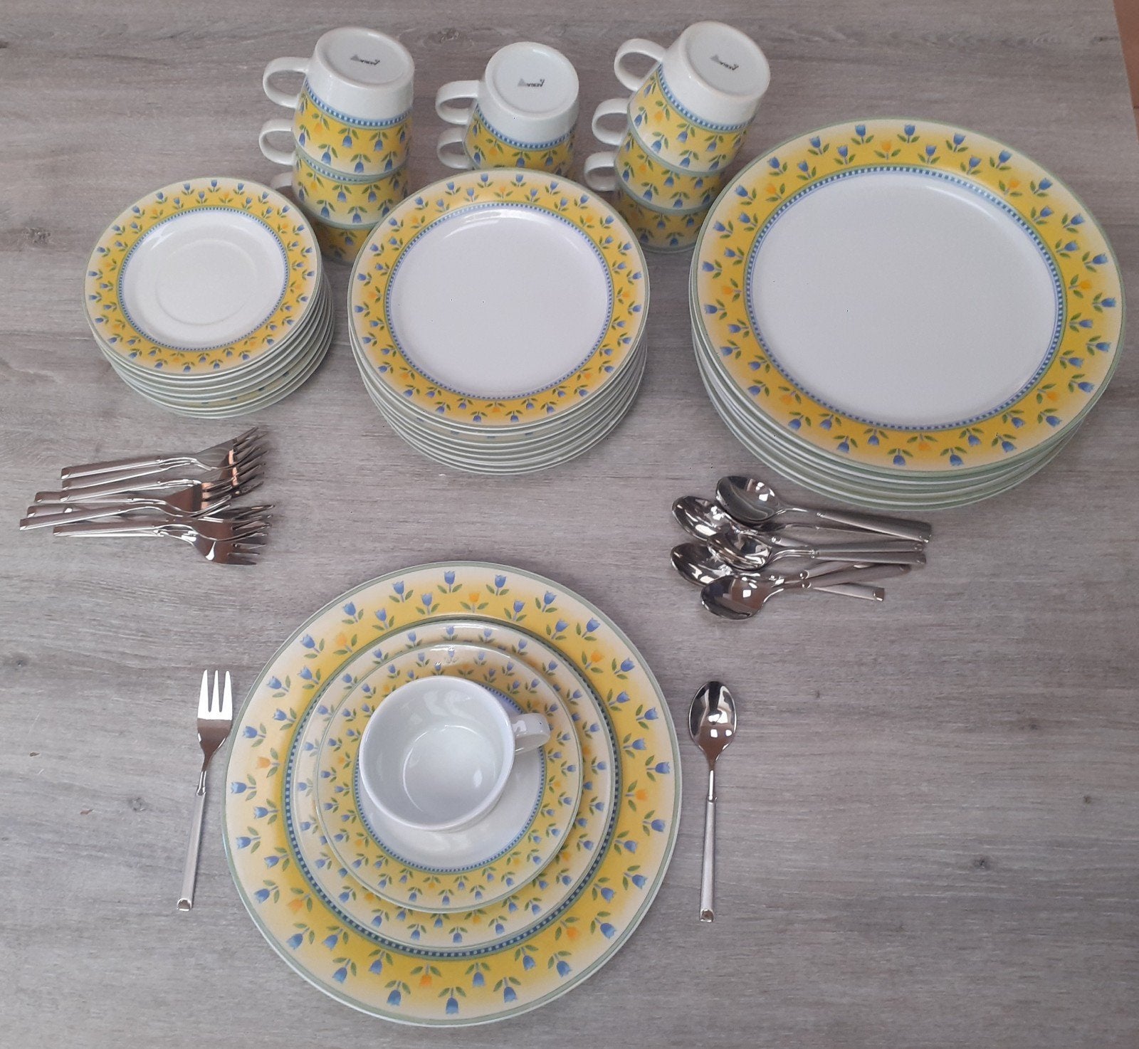 35 delig eet/koffie servies AERIA + gratis vork/lepels, Maison & Meubles, Enlèvement, Comme neuf, Service complet
