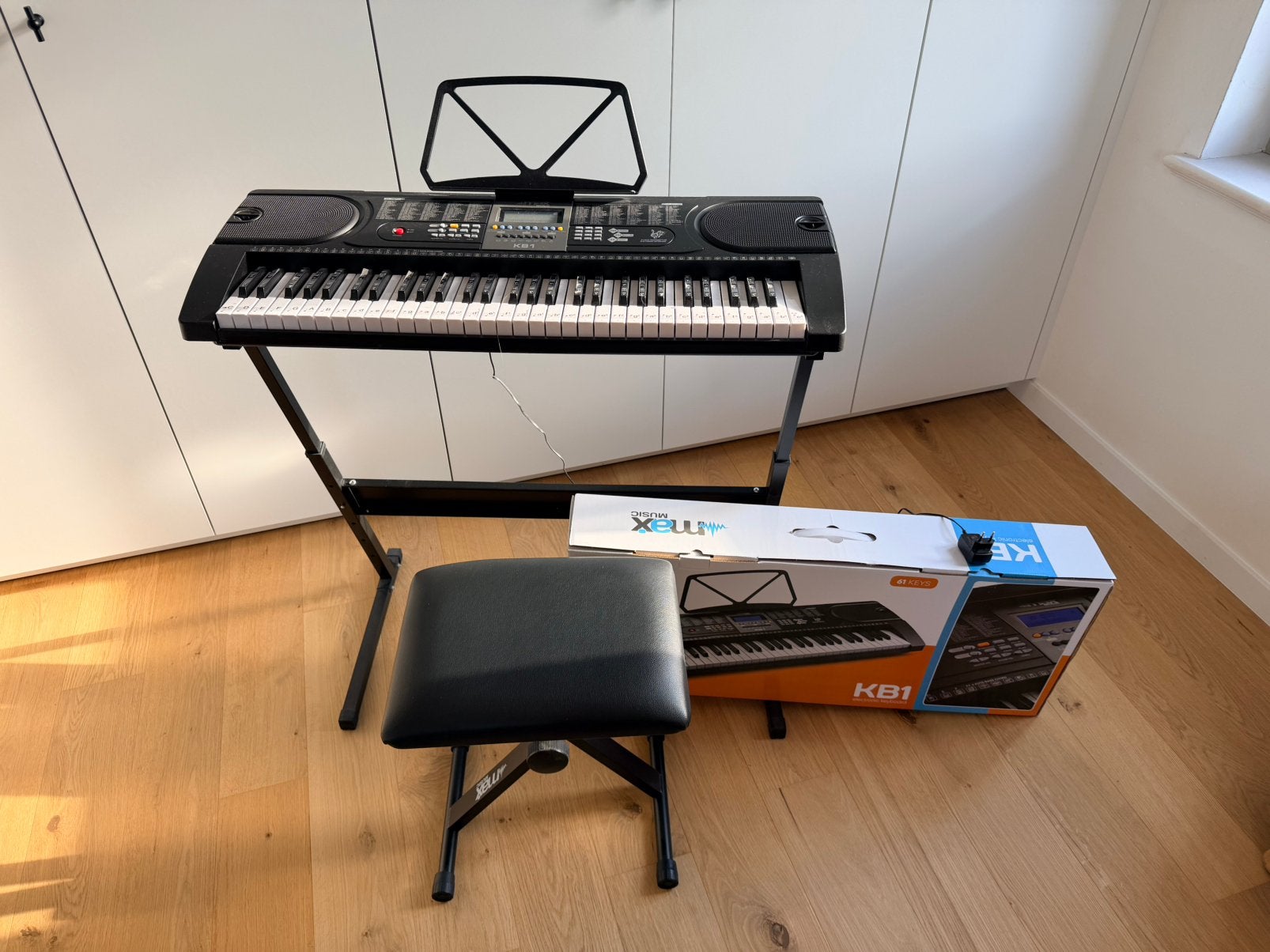 MAX Music KB1 electronic keyboard, Muziek en Instrumenten, 61 toetsen, Zo goed als nieuw, Met standaard, Ophalen